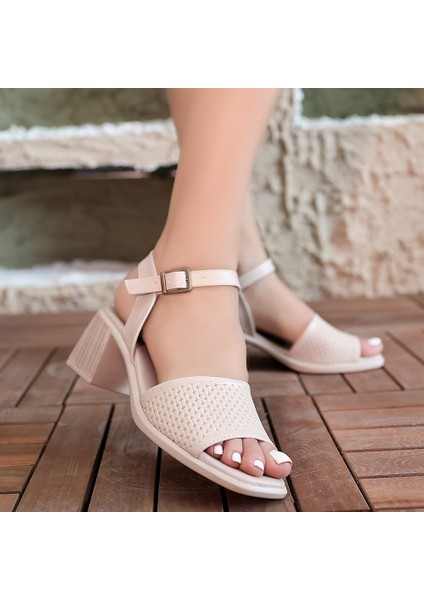 Bej Cilt Topuklu Sandalet fırsatları