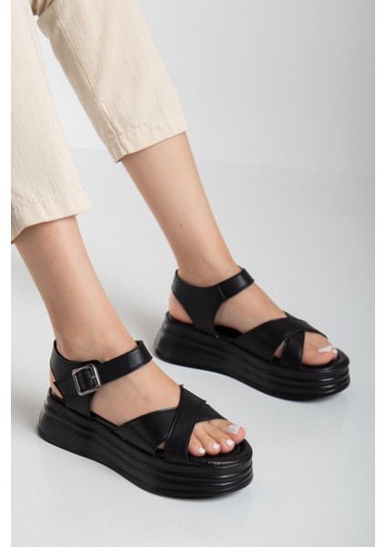 Siyah Cilt Kemerli Sandalet