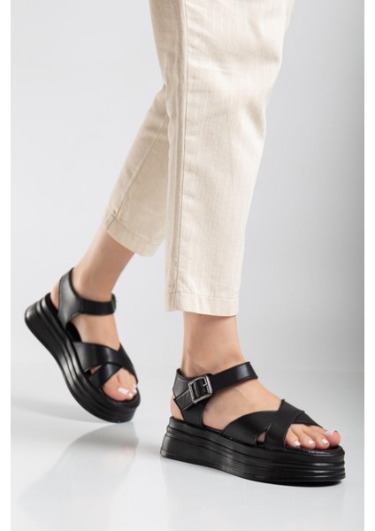 Siyah Cilt Kemerli Sandalet fiyatları