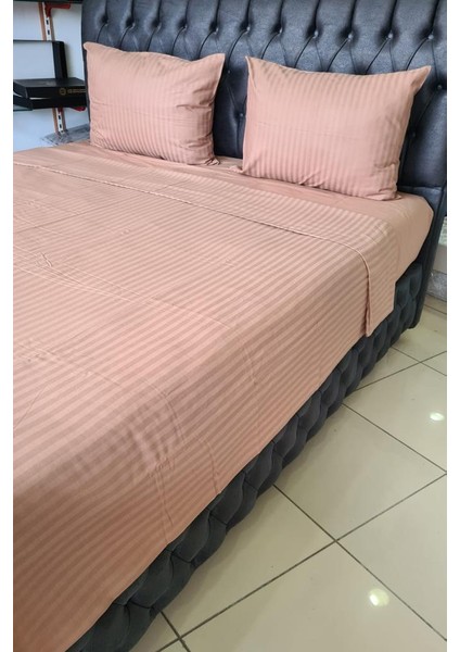 Satin Zarif Armürlü Çift Kişilik Nevresim Takımı Kahverengi