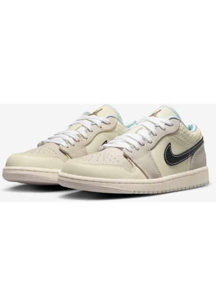 Air Jordan 1 Low Se ... HQ3440-101 modelleri