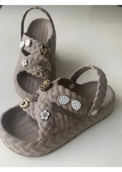 Yumuşak Eva Kadın Terlik Taşlı Aksesuarlarla Şık Plaj ve Havuz Kullanımı İçin fırsatları