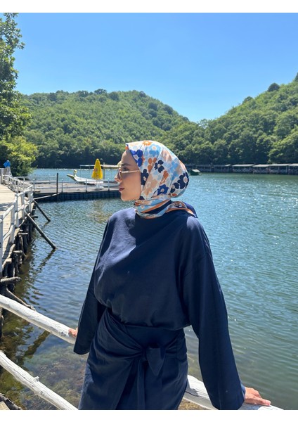 Bloom Desenli Eşarp Lacivert fiyatları