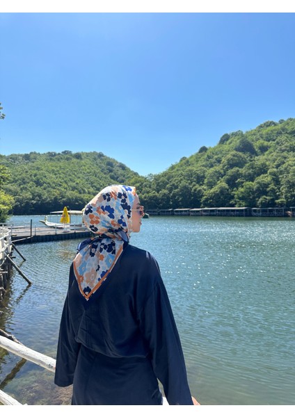 Bloom Desenli Eşarp Lacivert modelleri