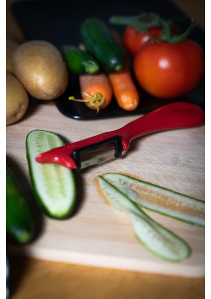 Simli Kırmızı Dikey Soyacak – Paslanmaz Alman Çeliği, Ergonomik Sap, Çift Yönlü Kesici Ağız fiyatları