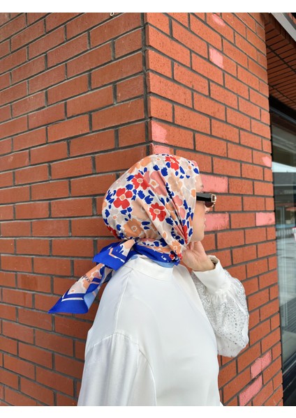 Bloom Desenli Eşarp Saks -Bej fiyatları