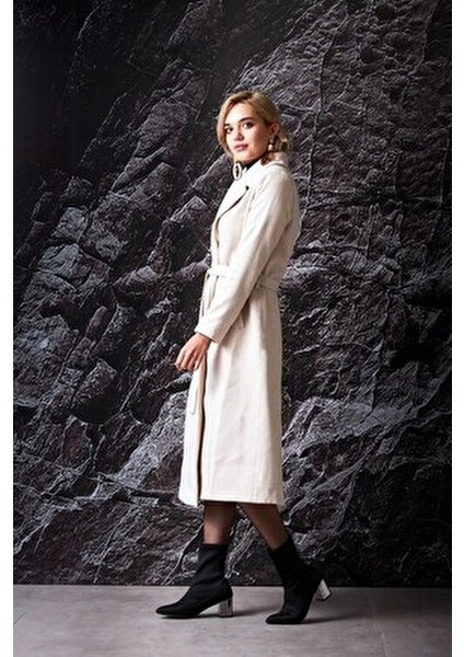 Kadın Düz Desenli Taş Rengi Uzun Palto Kaşe Malzemeden Üretildi