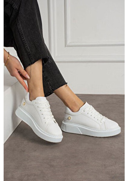 Beyaz Bağcıklı Inci Detaylı Kalın Taban Spor Ayakkabı fırsatları