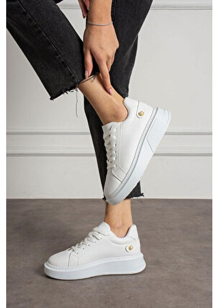 Beyaz Bağcıklı Inci Detaylı Kalın Taban Spor Ayakkabı indirimleri
