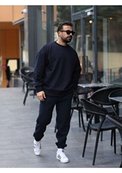 Kadın Siyah Eşofman Takımı Rahat Kullanım İçin 2 İplik Malzemeden Üretildi