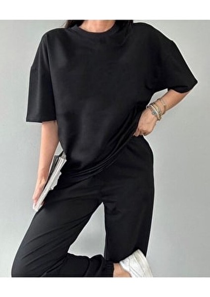 Kadın Oversize Düz Baskısız Penye Kısa Kollu Eşofman Takımı Pamuk Polyester Malzemeden modelleri