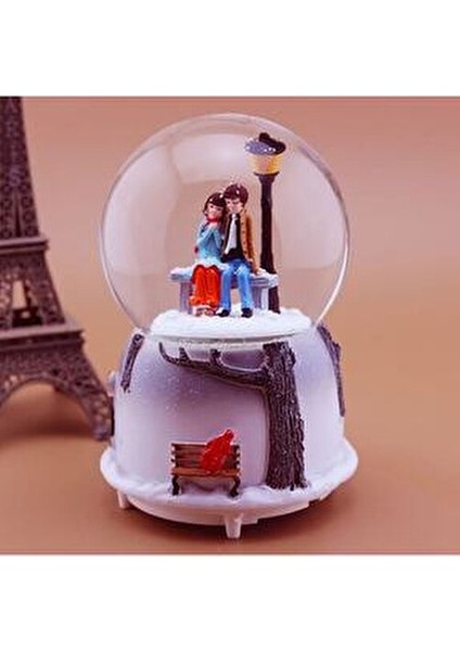 Sokak Lambası Altında Bankta Oturan Çift Işıklı Müzikli Püskürtmeli Büyük Boy Kar Küresi fiyatları