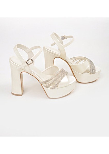 Çapraz Bantlı Parlak Taşlı Platformlu Beyaz Gelinlik Ayakkabısı