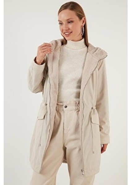 15208727-22K Çift Taraflı Kürklü Kadın Kaban fırsatları