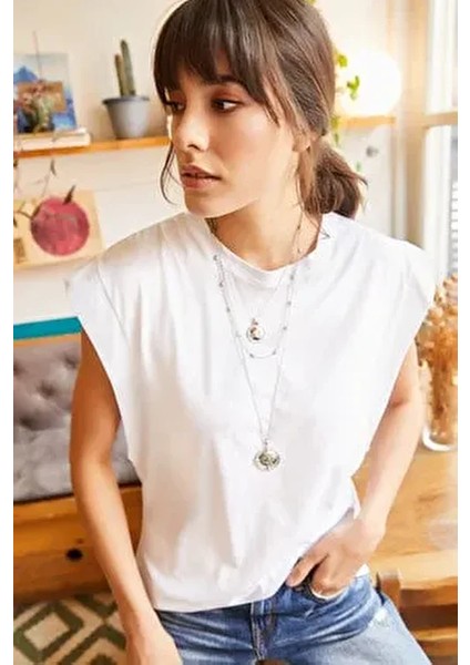 Kadın Beyaz Koltuk Altı Parçalı Yarasa T-Shirt TSH-19000330