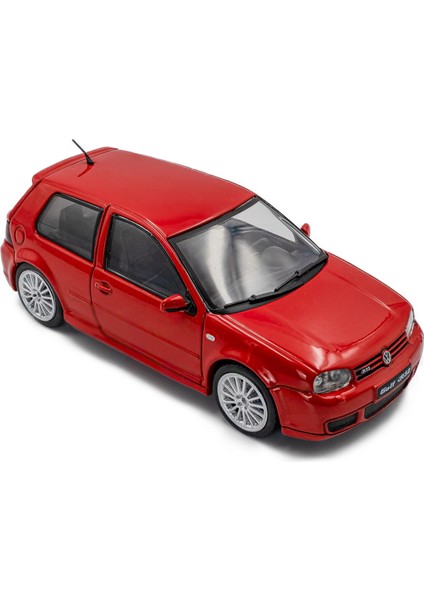 S4313604 1/43 Volkswagen Golf Iv R32 – Toronto Red – 2003 modelleri