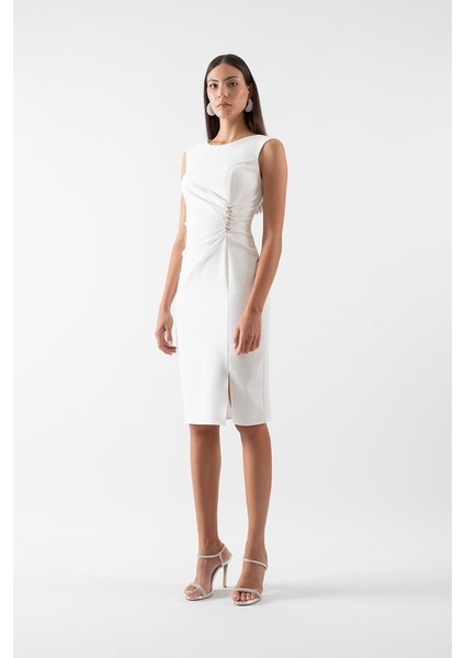 Ortenilla Yuvarlak Yaka Yanı Pileli Taş Aksesuar Detaylı Yırtmaçlı Kısa Abiye Elbise Ekru fiyatları