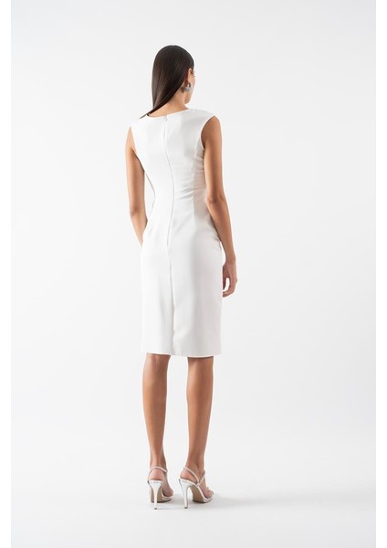 Ortenilla Yuvarlak Yaka Yanı Pileli Taş Aksesuar Detaylı Yırtmaçlı Kısa Abiye Elbise Ekru modelleri