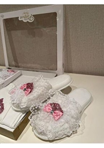 Kız Bebek Pembe Lohusa Seti Terlik ve Taç ile Geometrik Desenli