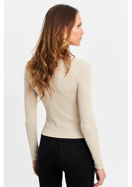 Düğme Aksesuarlı Çapraz Yaka Bluz fırsatları