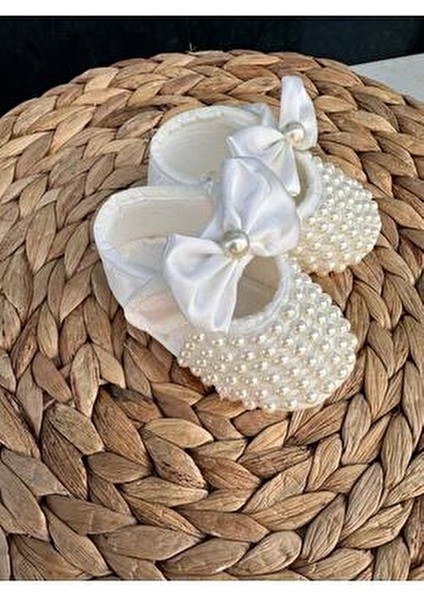 Kız Bebek Fiyonk Detay Parlak Incili 0-6 Ay Arası 10CM Hediyelik Patik Lüx Cırtcıtlı modelleri