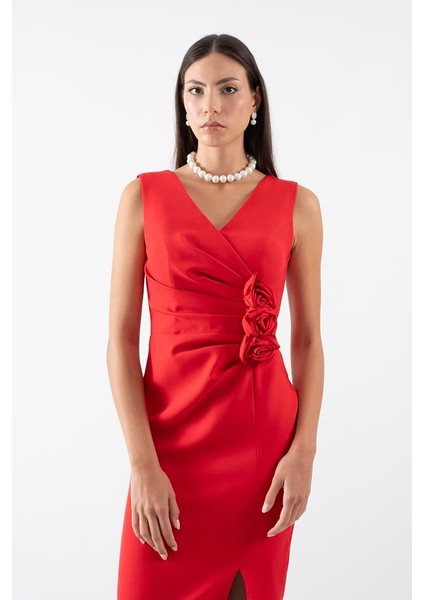 Fairlie Önü Arkası V Yakalı Beli Drapeli Gül Detaylı Yırtmaçlı Kısa Abiye Elbise Kırmızı fiyatları