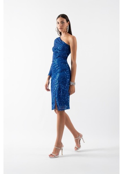 Orania Tek Kol Straplez Büzgülü Yırtmaçlı Kısa Abiye Elbise Saks modelleri