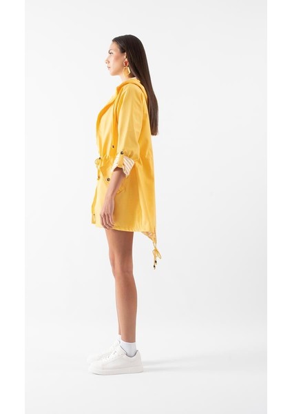 Clemente Kapüşonlu Ayarlanabilir Beli Büzgülü Katlamalı Kol Mont Sarı