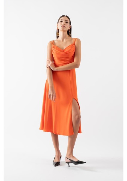 Riemelt Degaje Yaka Askılı Şırt Çarpraz Bağcıklı Midi Abiye Elbise Oranj fiyatları