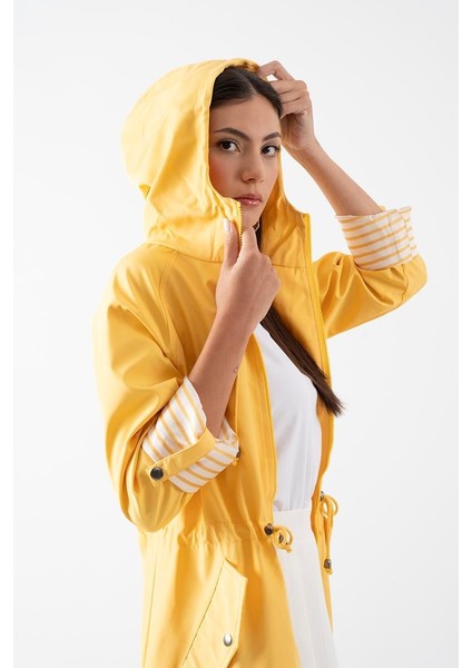 Clemente Kapüşonlu Ayarlanabilir Beli Büzgülü Katlamalı Kol Mont Sarı indirimleri