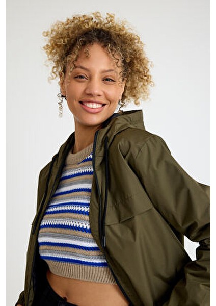 Kadın Içi Astarlı Suya Dayanıklı Kapüşonlu Cepli Yağmurluk