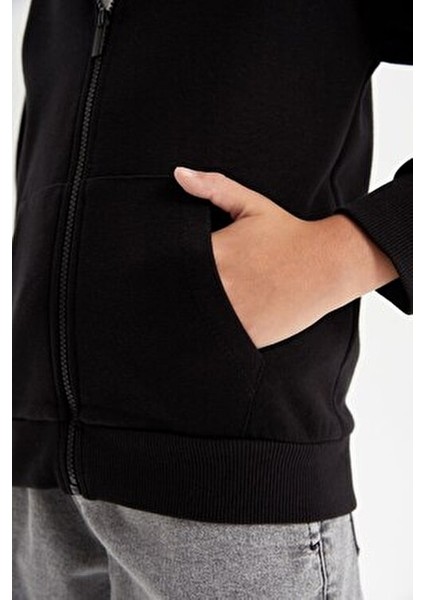 Erkek Çocuk Basic Düz Siyah Kapüşonlu Fermuarlı Cepli Okul Hırkası X7382A624AU indirimleri