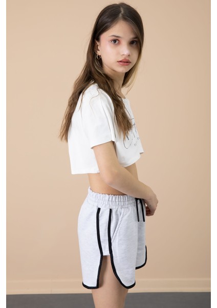 Gri Yanları Yırtmaçlı Çiçek Baskılı Beli Lastikli Kız Çocuk Şort 20740 modelleri