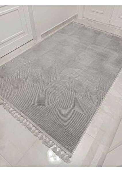 Püsküllü Halı Gri Renk Modern Tema Kaymaz Taban 10 mm Yıkanabilir Makine Halısı