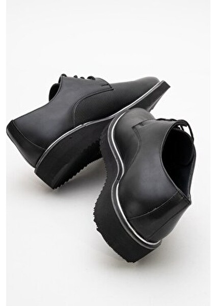 Erkek Klasik Ayakkabı Rugan ve Mat Siyah Renk Poliüretan Taban ile Düz Topuk