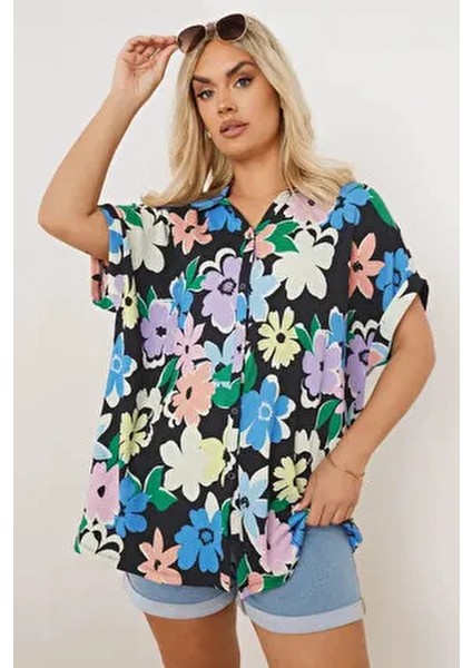 Büyük Beden Kadın Çiçek Desenli Kısa Kollu Düğmeli Gömlek 303964 Günlük Stil