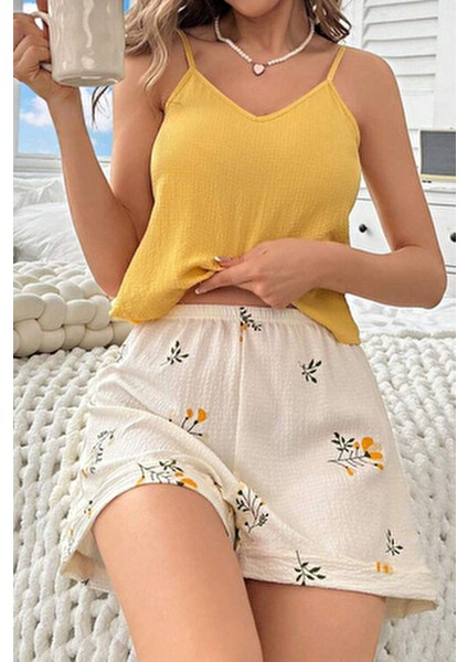 Yazlık Pijama Takımı Sarı Renkli Askılı Üst ve Baskılı Şort ile Rahatlık fiyatları