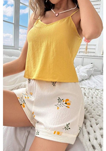 Yazlık Pijama Takımı Sarı Renkli Askılı Üst ve Baskılı Şort ile Rahatlık fırsatları
