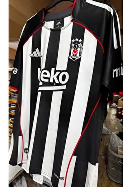 Beşiktâ'ş\\ 2026 Iç Saha Parçalı Siyah Yeni Sezon Yêtişkin Futbol Forması fiyatları