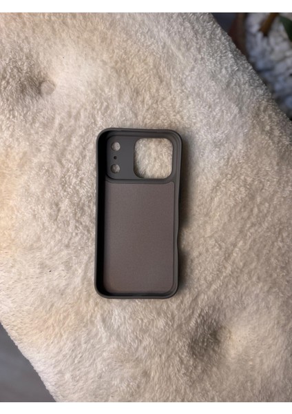 iPhone 17 Pro Uyumlu Lekesiz Lansman Kalp Logolu Içi Kadife Premium Kılıf