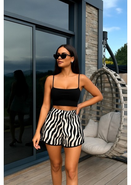 Kadın Yüksek Bel Beli Lastikli Desenli Etek Görünümlü Spor Şık Şort