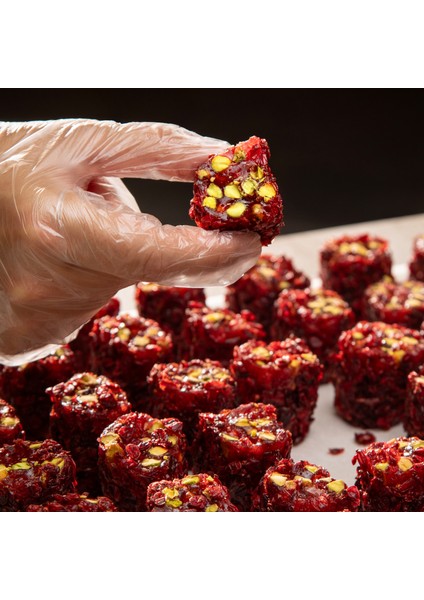 Şeker İlavesiz Narlı Antep Fıstıklı Zereşkli Lokum 500 gr modelleri