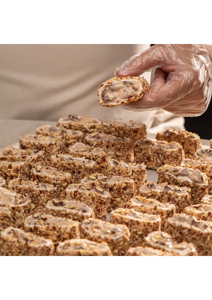 Kremalı Bademli Sarma Lokum 500 gr modelleri