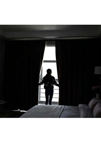 Siyah Blackout Karartma Güneşlik fiyatları