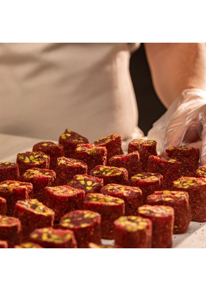 Şeker İlavesiz Çilekli Antep Fıstıklı Lokum 500 gr fiyatları