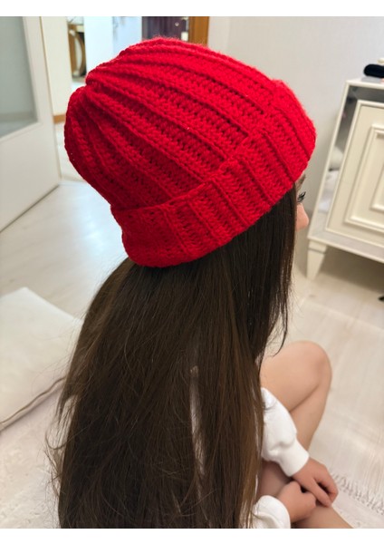 Kadın Kırmızı Bere modelleri