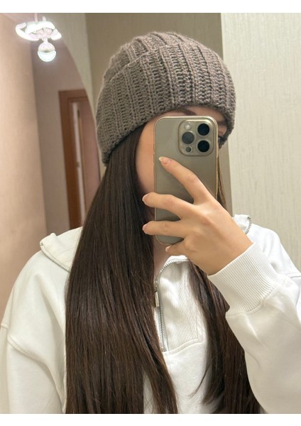 Kahverengi Kadın Bere modelleri