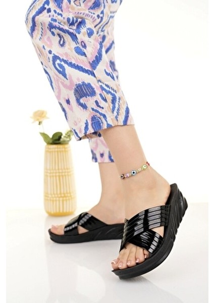 Kadın Siyah Dolgu Topuk Terlik Hafif Suni Deri Günlük Kullanım İçin Rahat Genç Anne Terlik modelleri