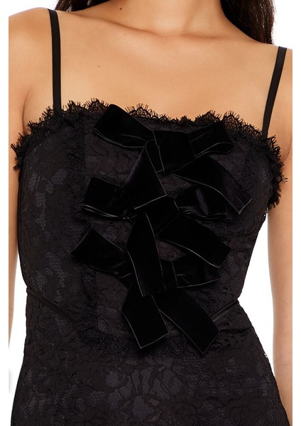 Dantel ve Fiyonk Detaylı Mini Elbise modelleri