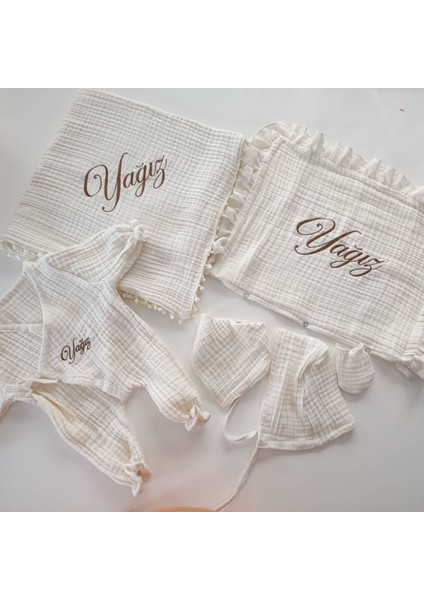 Kişiye Özel 6'lı Hastane Çıkışı Seti – Ponponlu Battaniye & Fırfırlı Yastık, 4 Kat Müslin fırsatları